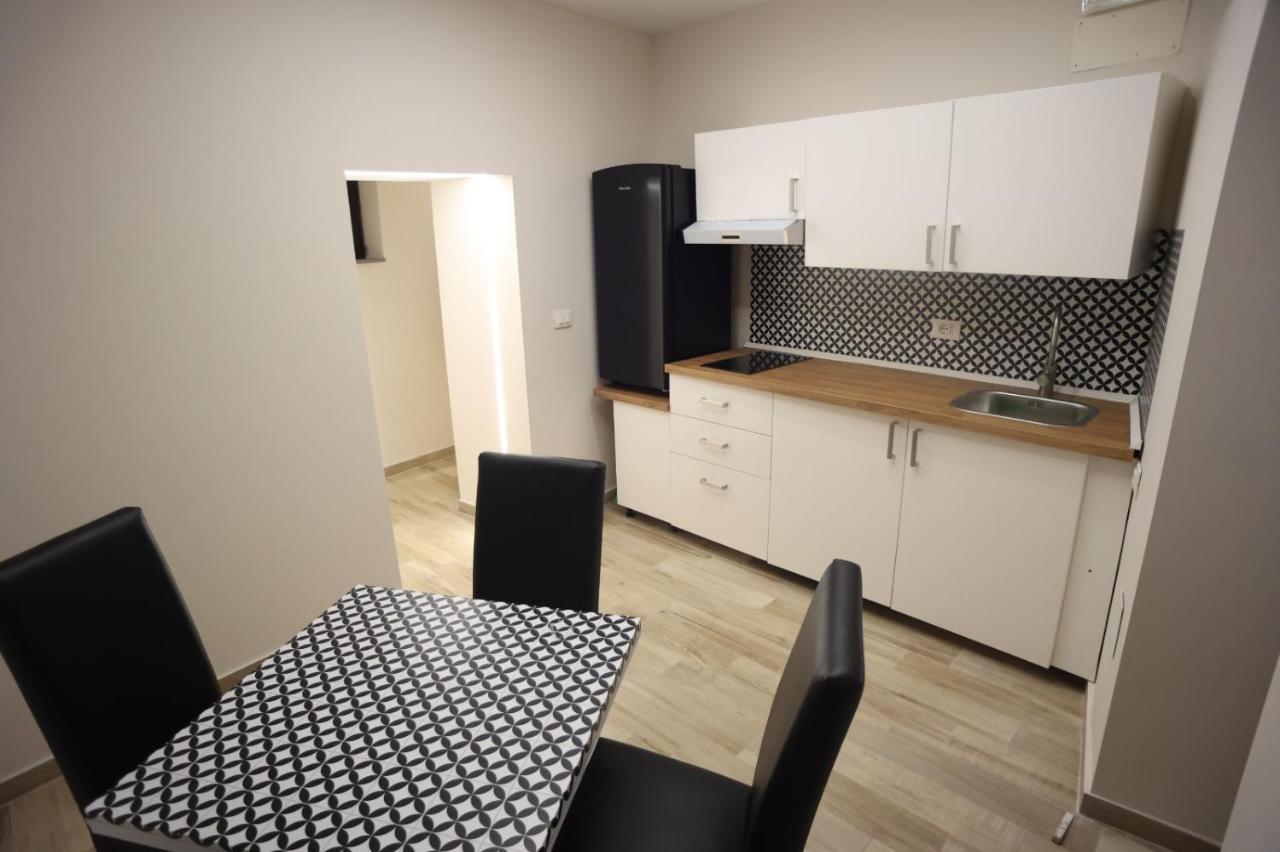 La Casa Nel Cortile Apartment คาตาเนีย ภายนอก รูปภาพ