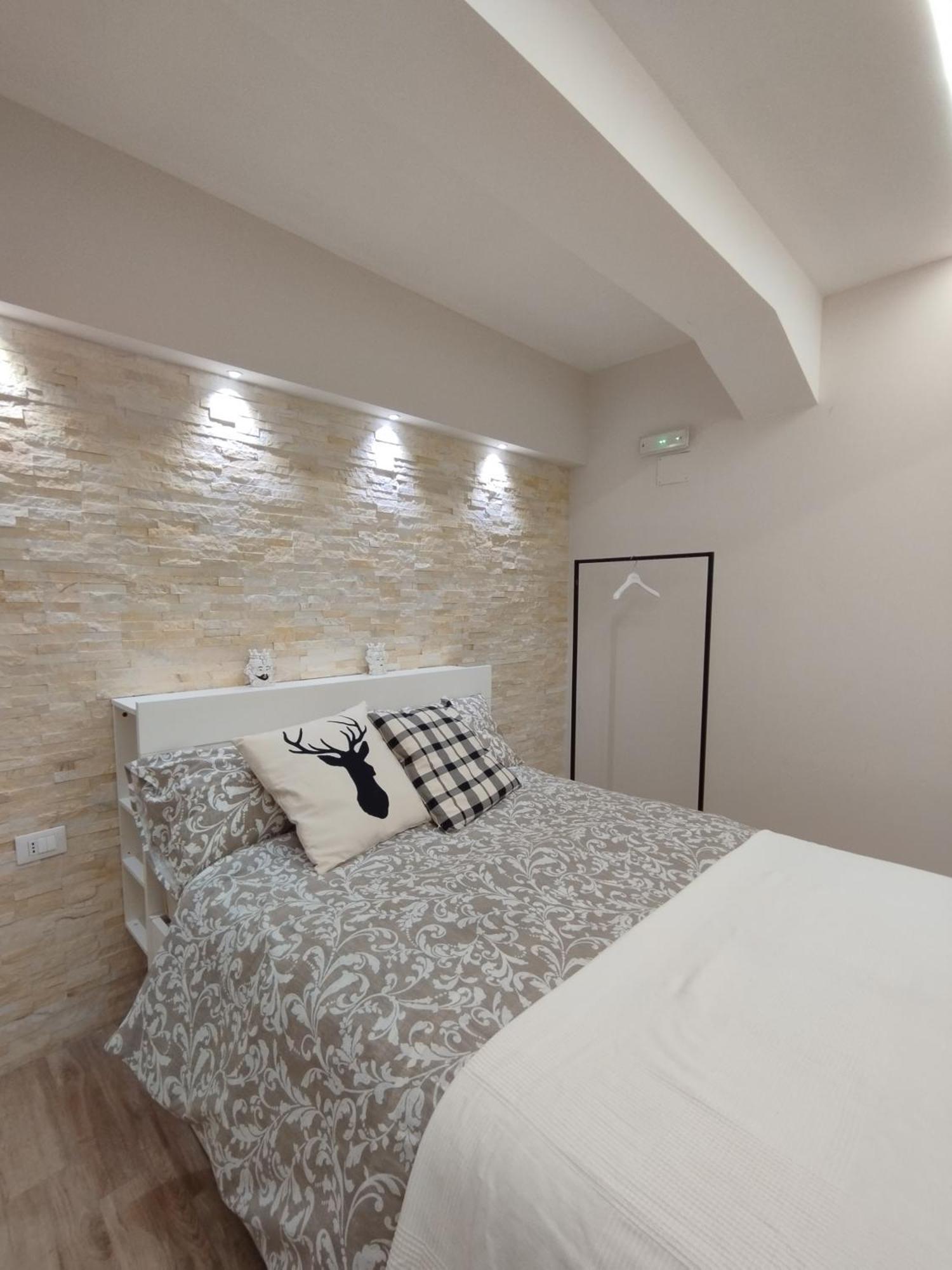 La Casa Nel Cortile Apartment คาตาเนีย ภายนอก รูปภาพ